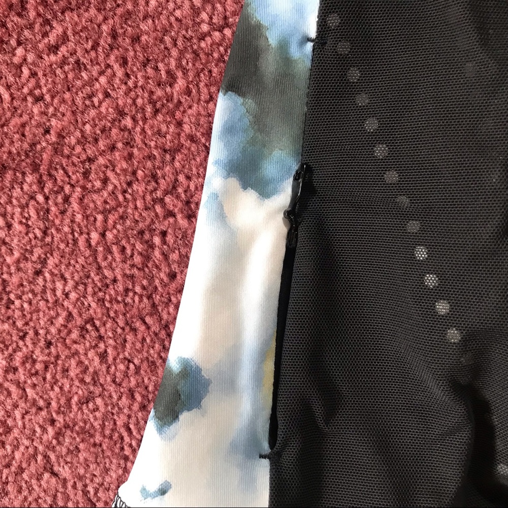 Lululemon - Picture 5 of 5